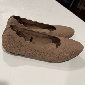 Skechers Flats!